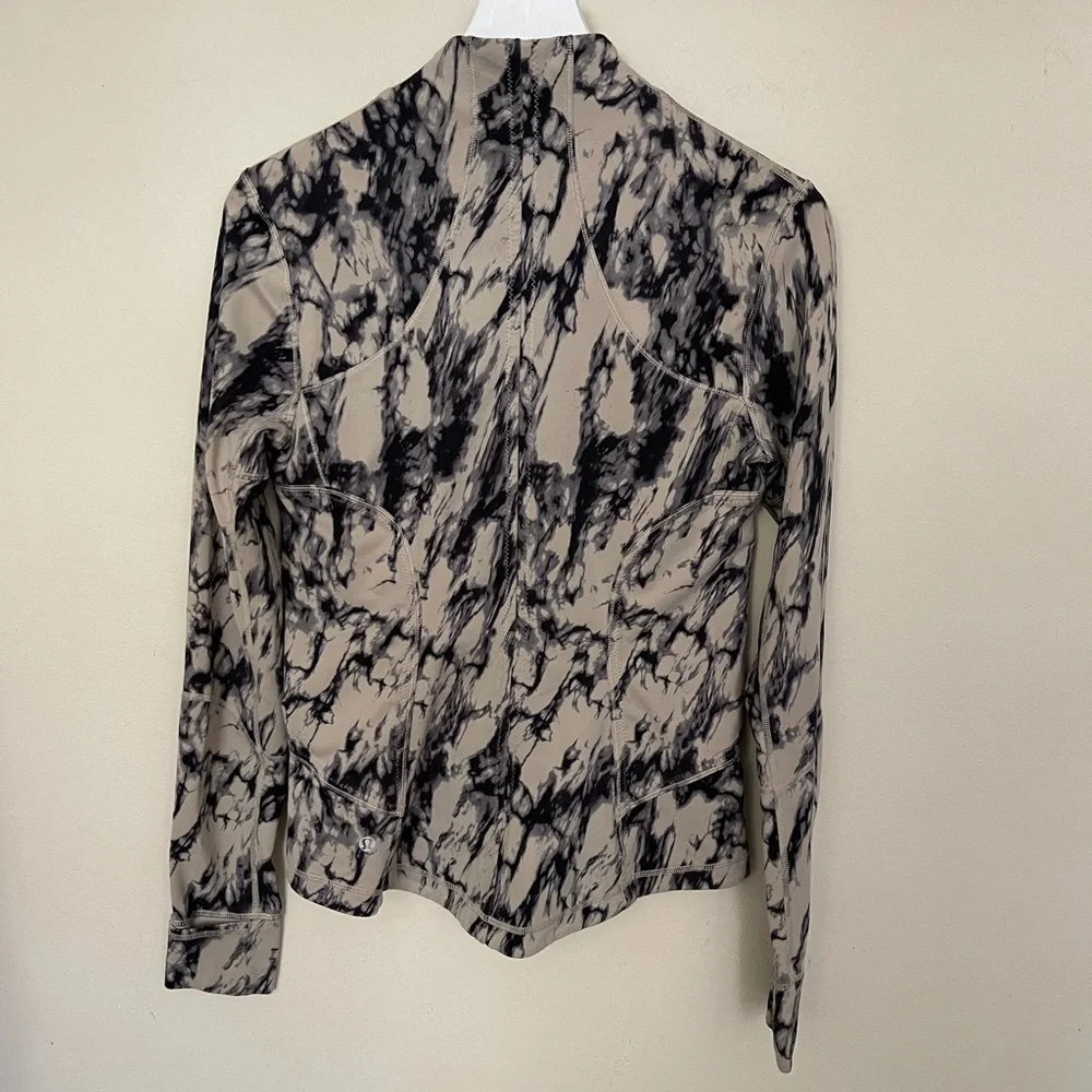 lululemon athletica Black and White Jacket - Picture 6 of 13